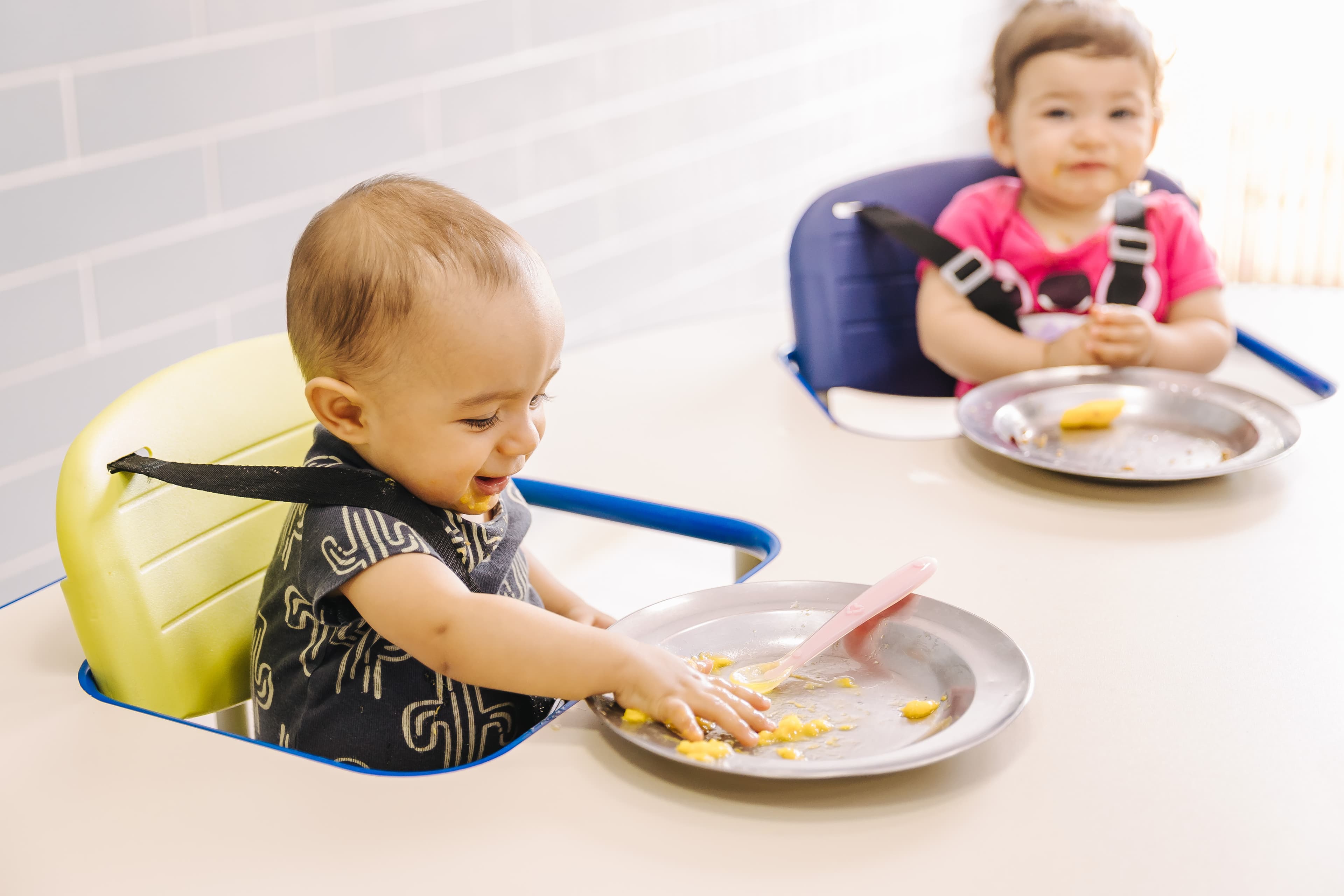 Alimentação Sensorial: Uma Experiência de Aprendizado e Bem-Estar para os Pequenos Estudantes
