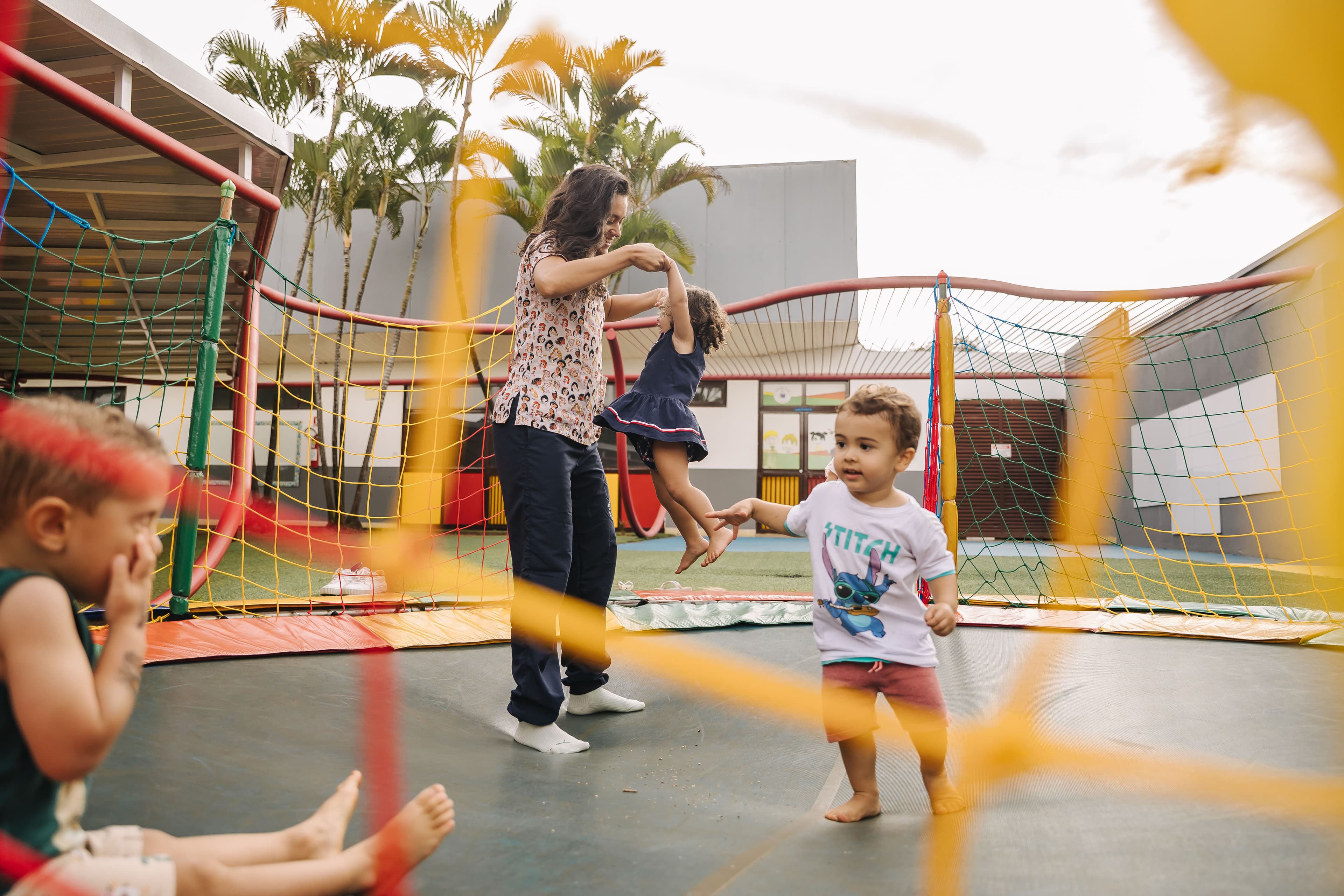 A Escola como o 2º Grupo Social após a Família: O Caminho para a Autonomia e Felicidade